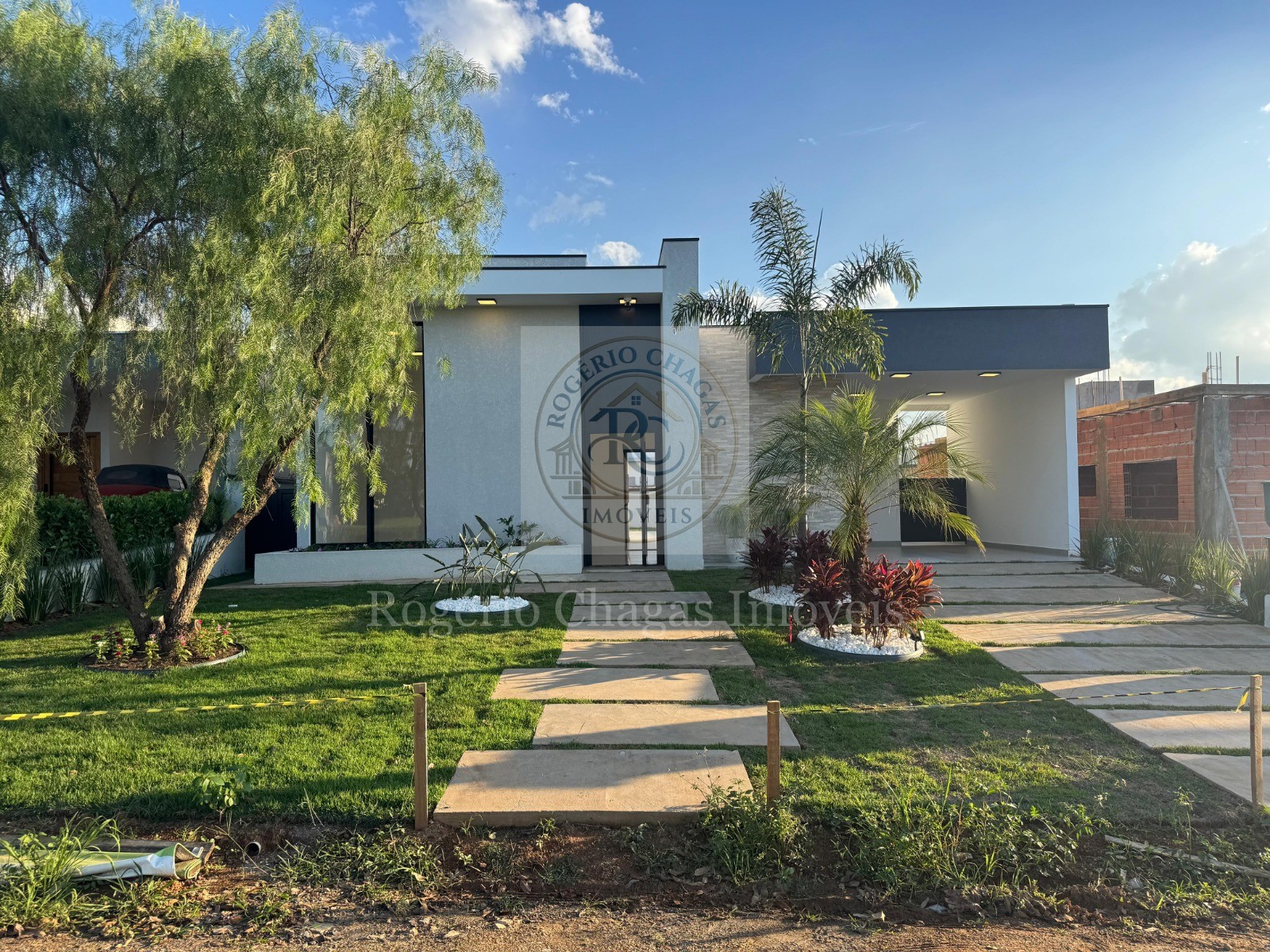 Casa Moderna 3 Dormitórios com Piscina Privativa e Área Gourmet — Ninho Verde 1