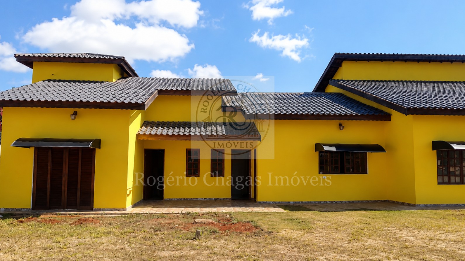 Casa 3 Suítes com Piscina 10x5, Hidro e Terreno de 1.365 m² — Fazenda Victória